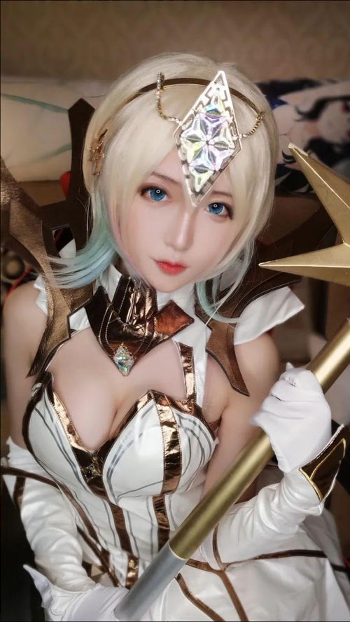 女帝cos(海贼王中有哪些亮瞎眼的cosplay？)